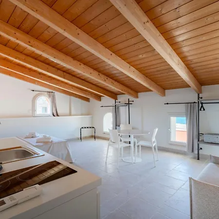 Apartahotel Palazzo Della Torre - Seaview Luxury Historical 3*