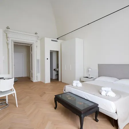 Palazzo Della Torre - Seaview Luxury Historical Apartahotel 3*