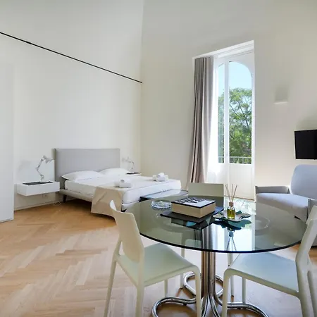 Apartahotel Palazzo Della Torre - Seaview Luxury Historical 3*