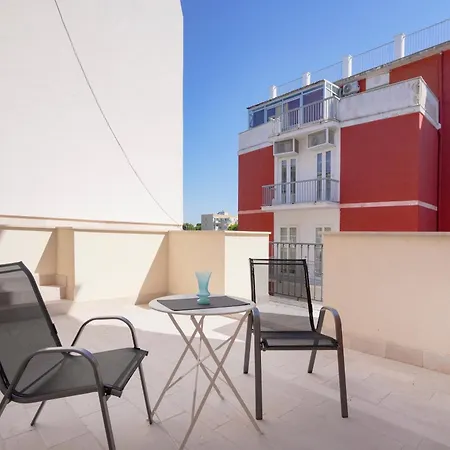 Palazzo Della Torre - Seaview Luxury Historical Apartahotel