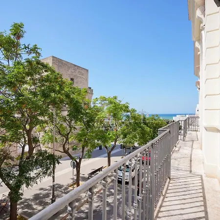 Apartahotel Palazzo Della Torre - Seaview Luxury Historical 3*