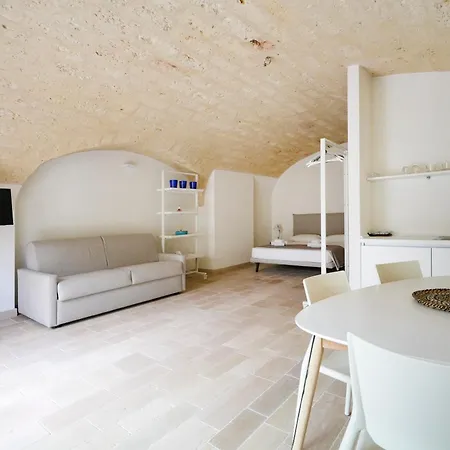 Palazzo Della Torre - Seaview Luxury Historical Apartahotel