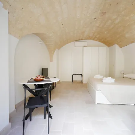 Palazzo Della Torre - Seaview Luxury Historical Bari