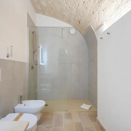 Palazzo Della Torre - Seaview Luxury Historical Apartahotel Bari