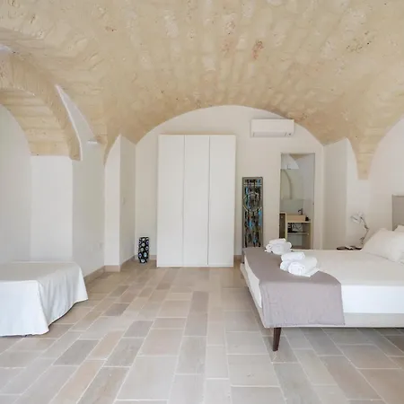 Palazzo Della Torre - Seaview Luxury Historical 3* Bari